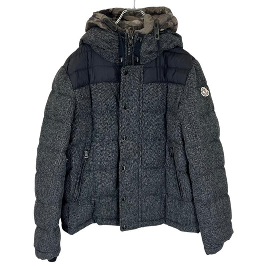 MONCLER モンクレール ダウンジャケット GUYENNE アウター カモフラージュ 迷彩 サイズ２ 320914197885 ブラック 黒 グレー 冬 ウール メンズ【中古品】