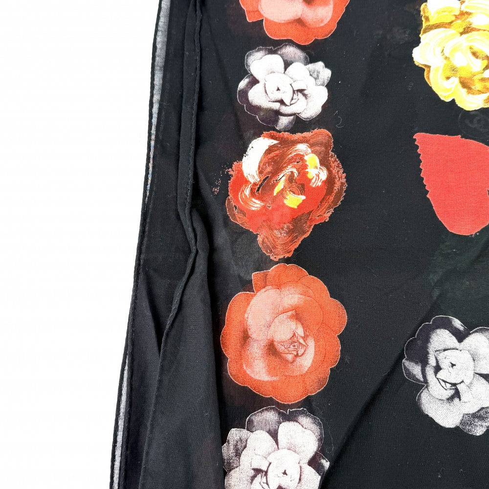 CHANEL シャネル スカーフ ロゴ フラワー ファッションアイテム 大判 小物 ココマーク 花柄 コットン ブラック 黒 レッド 赤 レディース【中古品】