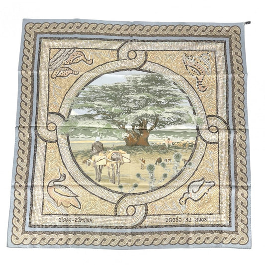 HERMES エルメス スカーフ カレ90 SOUS LE CEDRE ヒマラヤ杉の下で ファッションアイテム Carres シルク ライトブルー マルチカラー レディース【中古品】