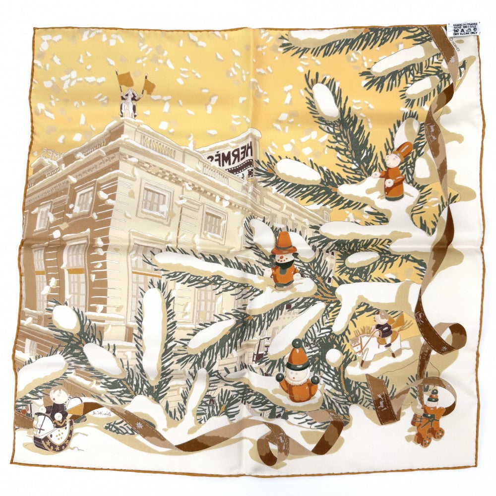HERMES エルメス スカーフ カレ45 フォーブル 24番地のクリスマス ファッションアイテム プチカレ シルク イエロー系 マルチカラー レディース【中古品】