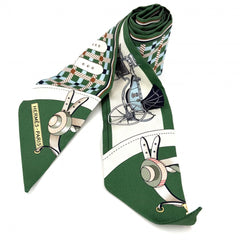 【開店SALE】 HERMES エルメス スカーフ ツイリー LES VOITURESA NOUVELLE 馬車の変遷 Twilly ファッションアイテム シルク グリーン 緑 レディース【中古品】