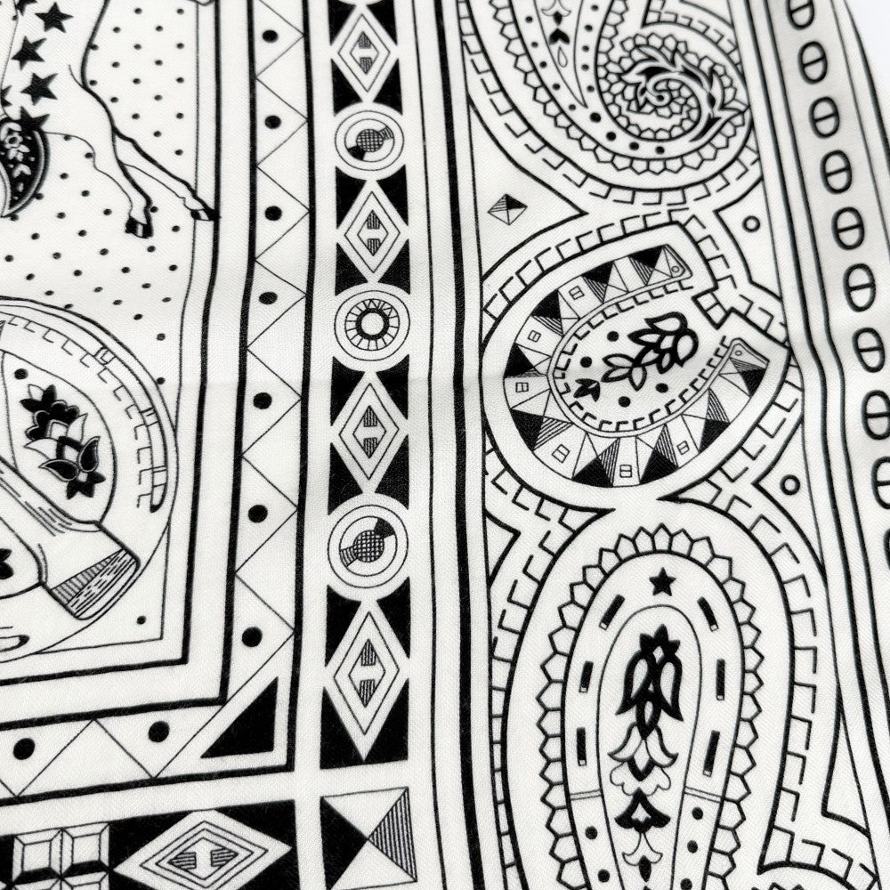 HERMES エルメス スカーフ カレ140 シュヴァル・ドゥ・クール・バンダナ カレジェアン ファッションアイテム LE JARDIN DE LA MAHAR カシミヤ シルク ホワイト 白 ブラック 黒 レディース【中古品】