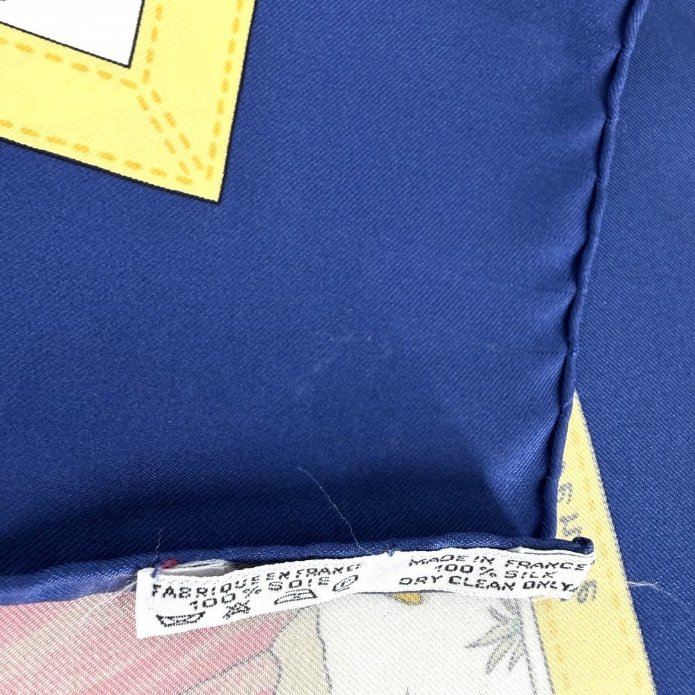 HERMES エルメス スカーフ カレ90 COSTUMES CIVILS ACTUELS 現代市民の服装 ファッションアイテム シルク ブルー 青 イエロー レディース【中古品】