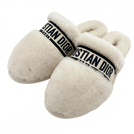 【開店SALE】 Christian Dior クリスチャンディオール サンダル ロゴライン ムートン スリッパ ボアミュール 冬 ホワイト 白 レディース【中古品】