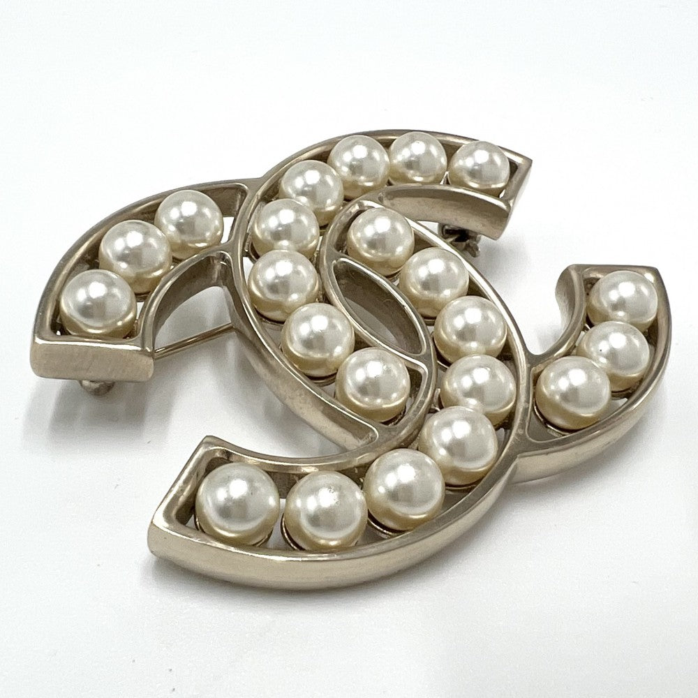 CHANEL シャネル ブローチ ココマーク アクセサリー GP フェイクパール B14S ライトゴールド ホワイト 白 レディース 約29.7g 2014年【中古品】