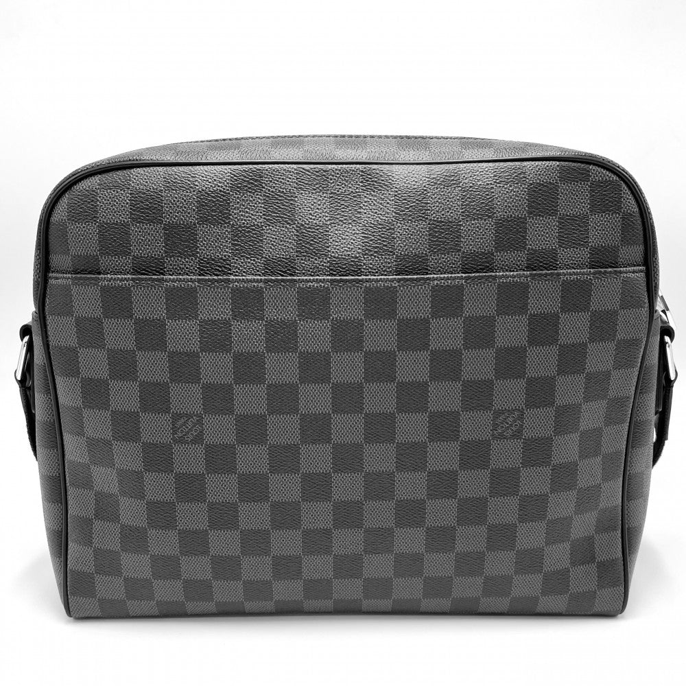 LOUIS VUITTON ルイヴィトン ショルダーバッグ デイトンMM N41409 ダミエグラフィットキャンバス ブラック 黒 グレー シルバー金具 メンズ【中古品】