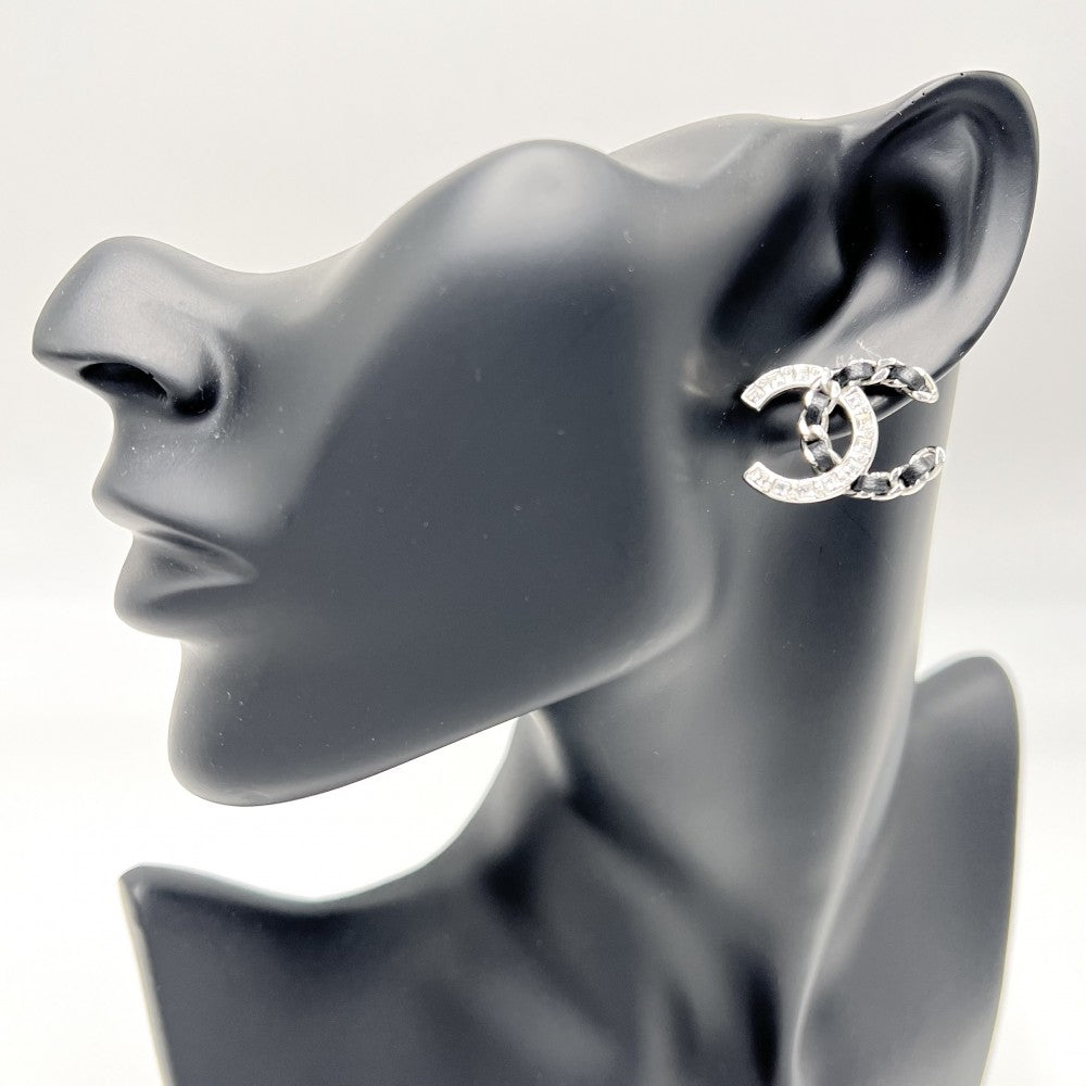 CHANEL シャネル ピアス チェーン ココマーク アクセサリー ラインストーン レザー B18K シルバー ブラック 黒 レディース 約6.1g 2018年【中古品】