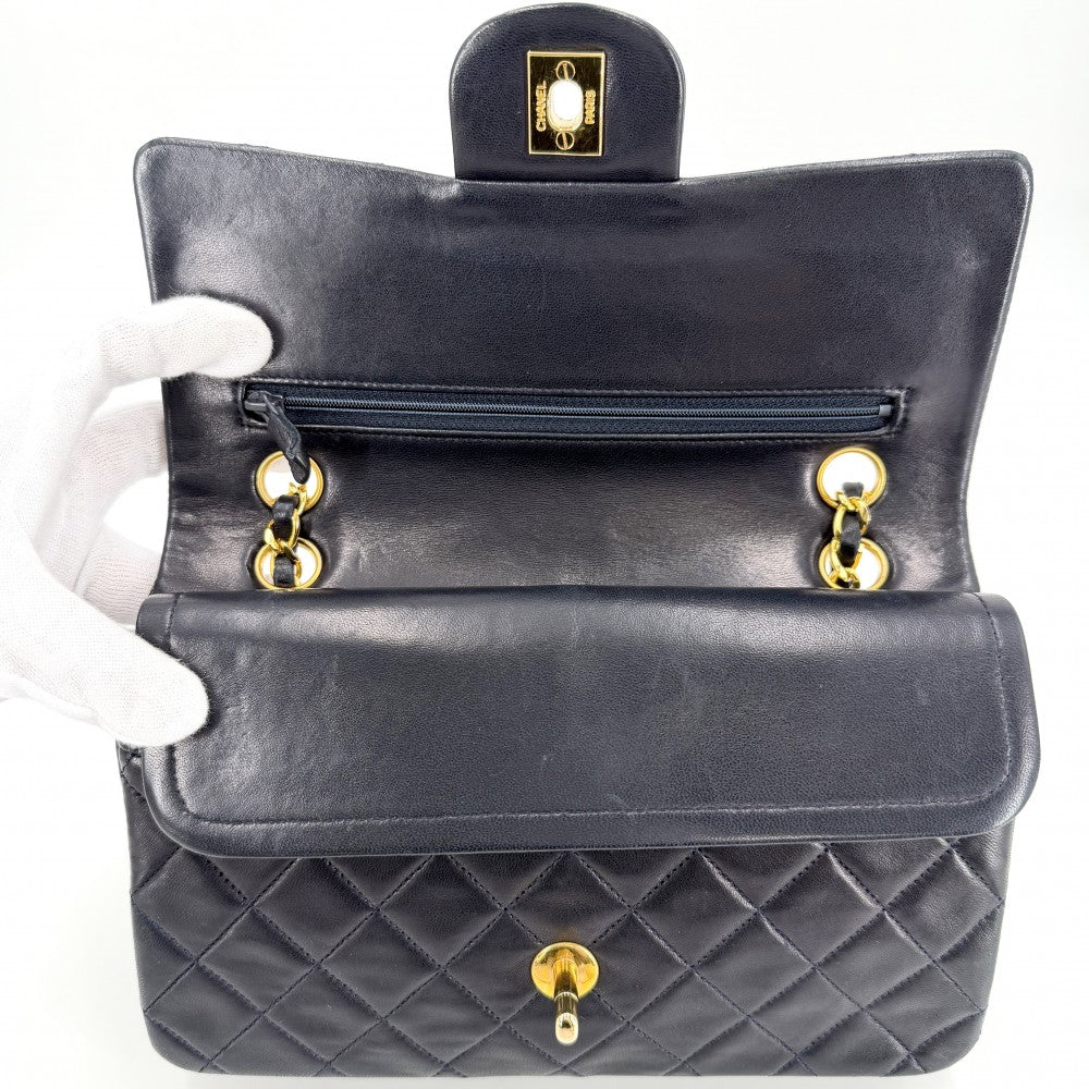 CHANEL シャネル ショルダーバッグ マトラッセ23 ダブルチェーン ダブルフラップ ココマーク ターンロック ラムスキン ネイビー 紺 ゴールド金具 レディース【中古品】