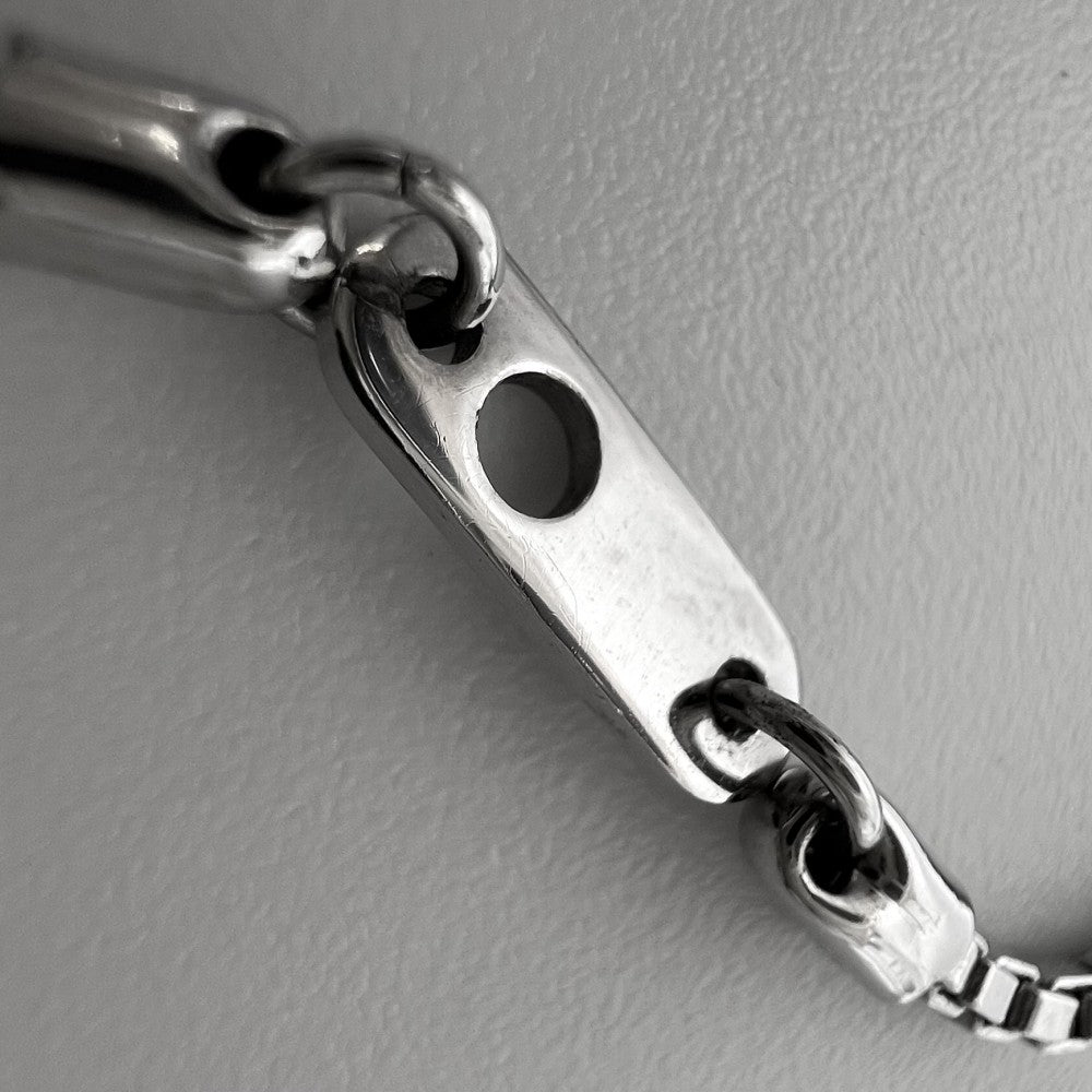 【開店SALE】 LOUIS VUITTON ルイヴィトン ネックレス モノグラムプレイ ペンダント アクセサリー ロングネックレス メタル M01185 シルバー ユニセックス 約19.2g【中古品】