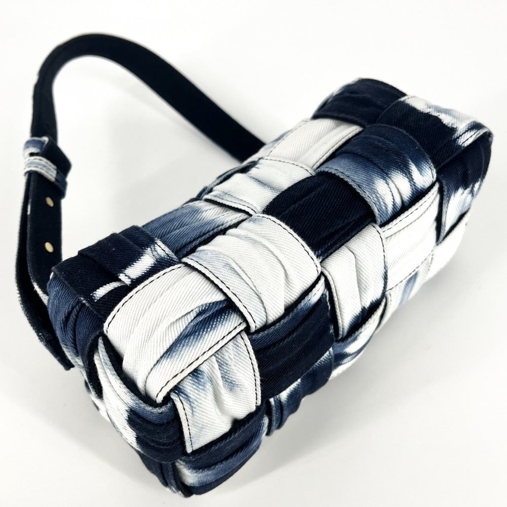 BOTTEGAVENETA ボッテガヴェネタ ショルダーバッグ マキシイントレチャート スモール ブリック カセット デニム ネイビー 紺 ホワイト 白 ゴールド金具 レディース【中古品】