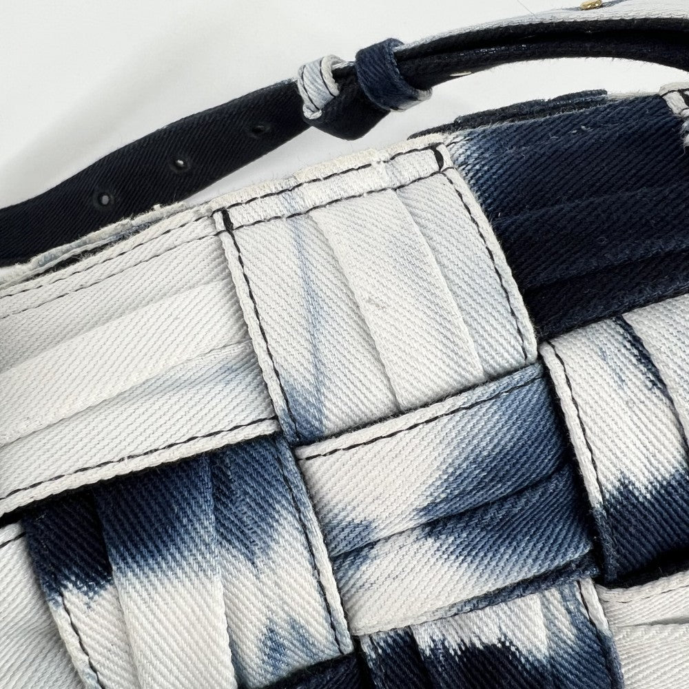 BOTTEGAVENETA ボッテガヴェネタ ショルダーバッグ マキシイントレチャート スモール ブリック カセット デニム ネイビー 紺 ホワイト 白 ゴールド金具 レディース【中古品】