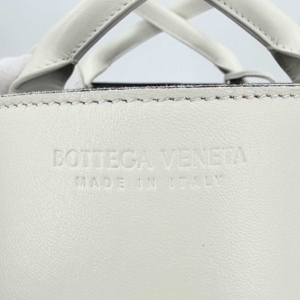 BOTTEGAVENETA ボッテガヴェネタ ハンドバッグ マキシイントレチャート スモール アルコトート トートバッグ ポーチ付き 652867 レザー ホワイト 白 ブラック 黒 シルバー金具 レディース【中古品】