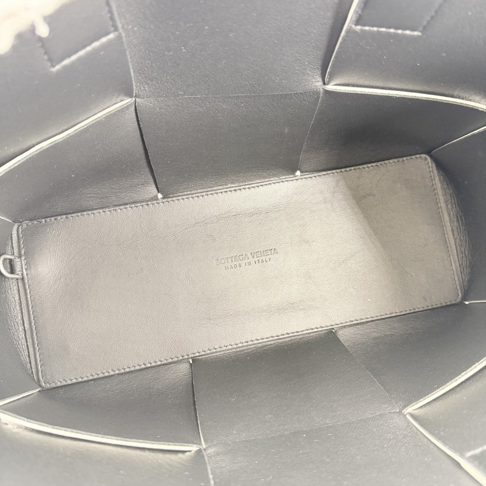 BOTTEGAVENETA ボッテガヴェネタ ハンドバッグ マキシイントレチャート スモール アルコトート トートバッグ ポーチ付き 652867 レザー ホワイト 白 ブラック 黒 シルバー金具 レディース【中古品】