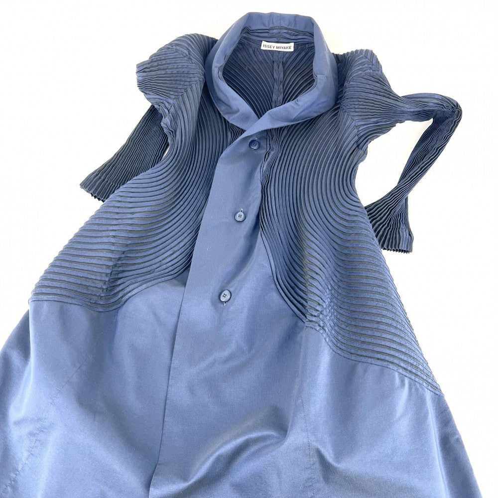 【開店SALE】 ISSEY MIYAKE イッセイミヤケ コート ストレッチプリーツ ジャケット風 トップス アパレル 服 サイズ2 ネイビー 紺 春 夏 秋 ポリエステル コットン ポリウレタン レディース【中古品】