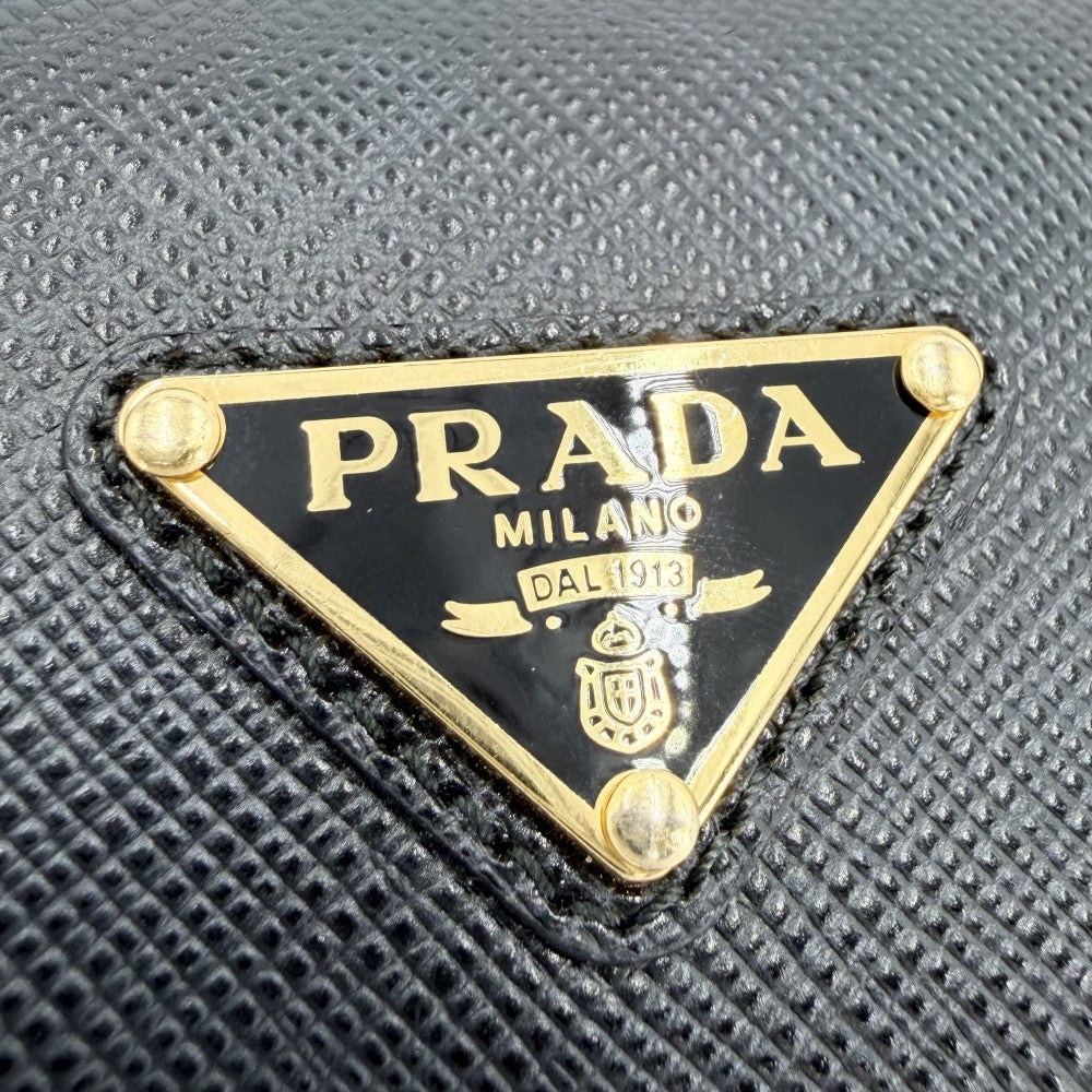 【開店SALE】 PRADA プラダ ショルダーバッグ サフィアーノ チェーンショルダー ミニバッグ カードケース 三角ロゴ 1BC167 レザー ブラック 黒 ゴールド金具 レディース【中古品】