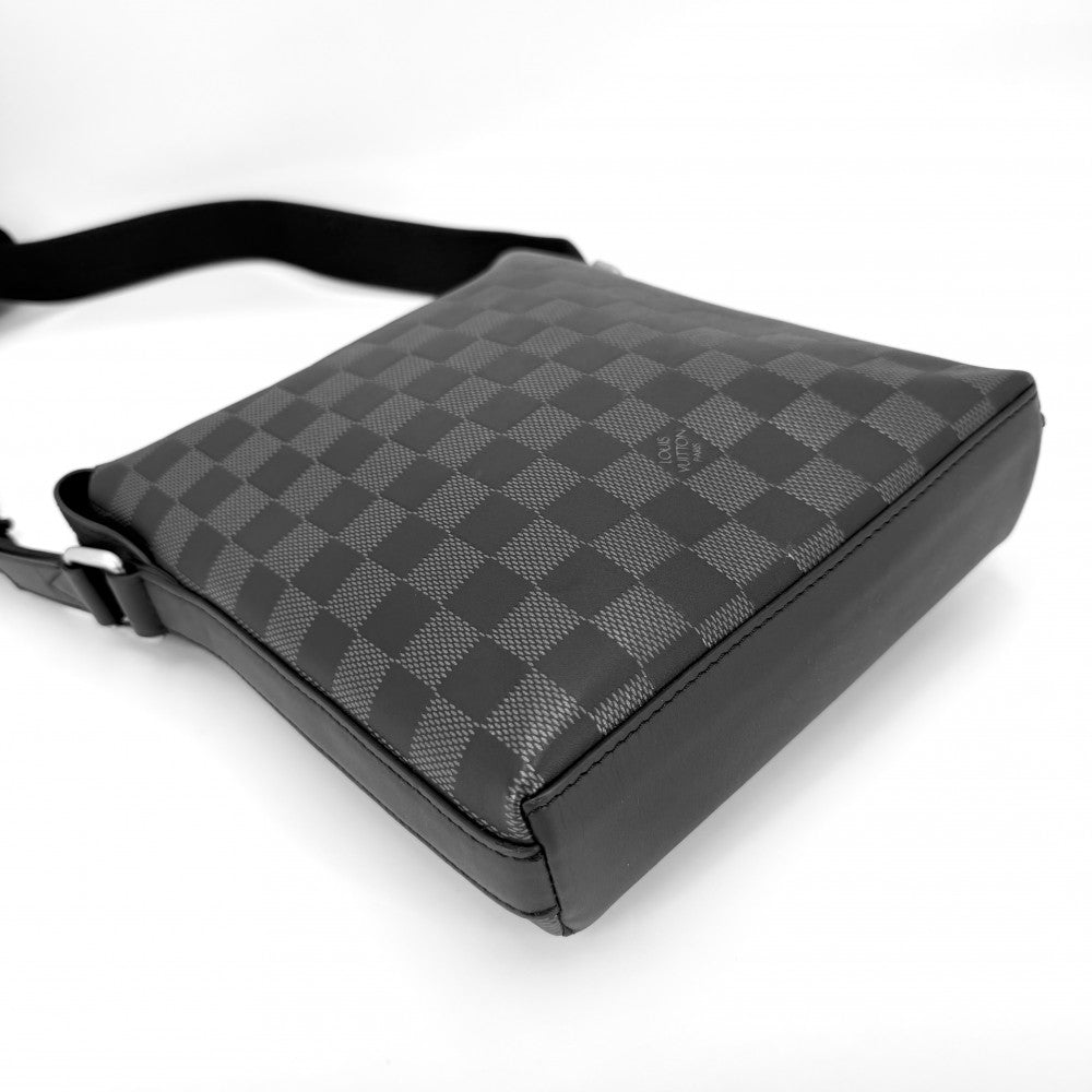 【開店SALE】 LOUIS VUITTON ルイヴィトン ショルダーバッグ ダミエアンフィニ ディスカバリーメッセンジャーPPM N40122 ブラック 黒 マットシルバー金具 メンズ【中古品】