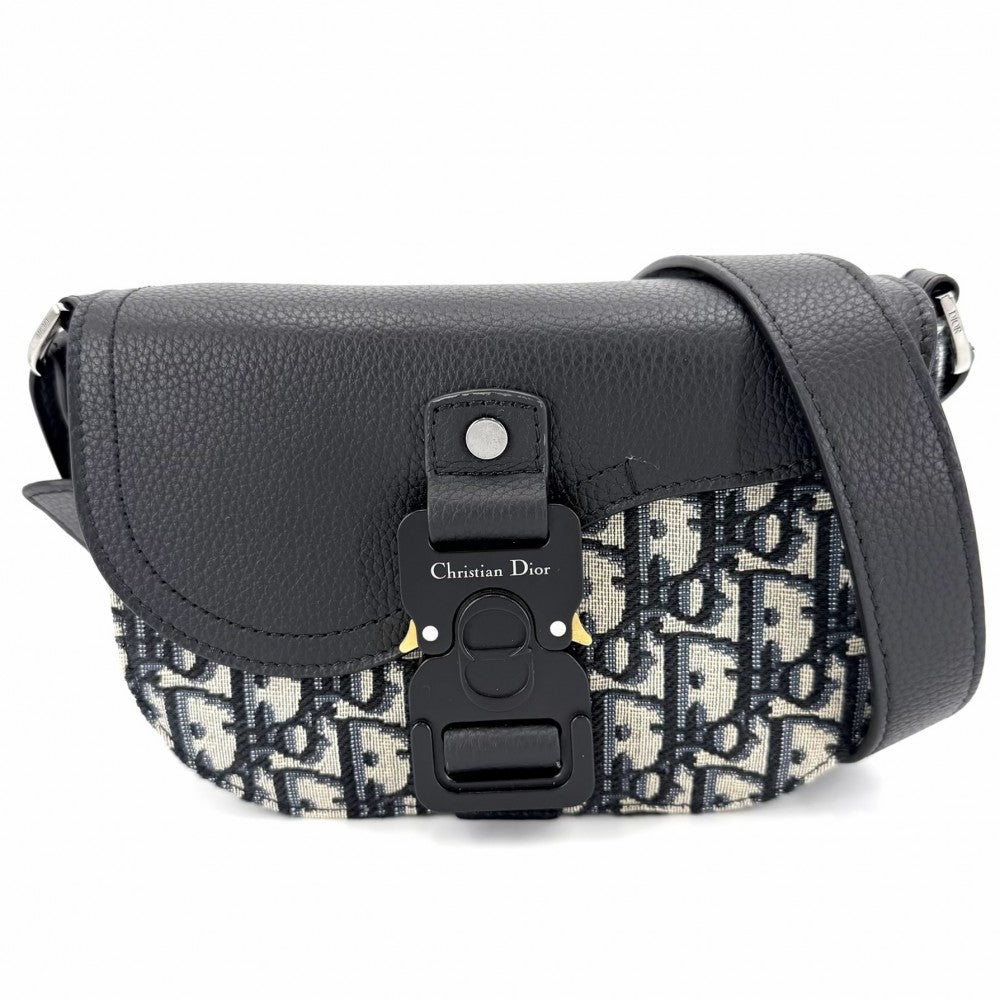 【開店SALE】 Christian Dior クリスチャンディオール ショルダーバッグ トロッター Saddle フラップ付きメッセンジャーバッグ ミニ 2ADCA435YKS_H27E レザー キャンバス ブラック 黒 ブルー 青 シルバー金具 メンズ【中古品】