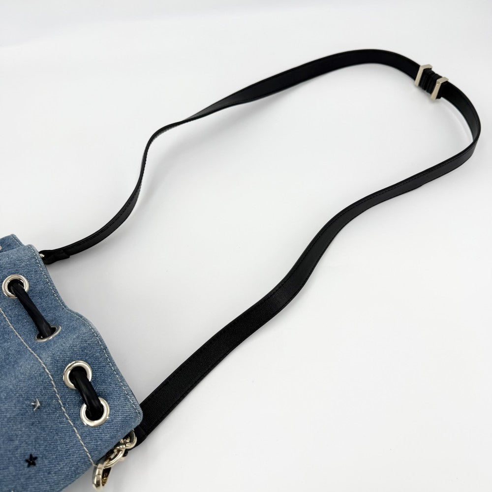 【開店SALE】 JIMMY CHOO ジミーチュウ 2WAY スタッズ ボンボンバケット ハンドバッグ ショルダーバッグ 巾着 星 スター デニム レザー ライトブルー ブラック 黒 ゴールド金具 レディース【中古品】