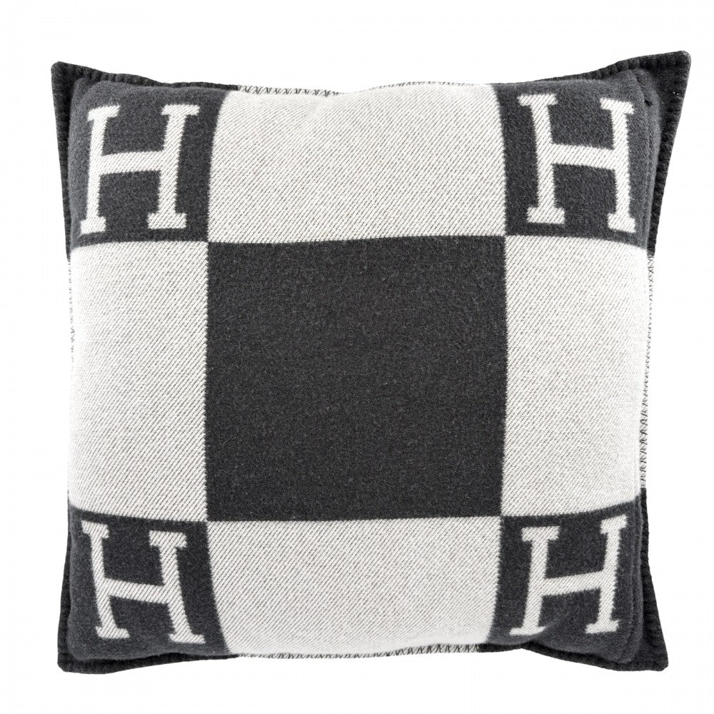 【開店SALE】 HERMES エルメス 雑貨 クッション アヴァロンGM Hロゴ インテリア メンズ レディース ウール カシミヤ ダークグレー ホワイト 白 ユニセックス【中古品】