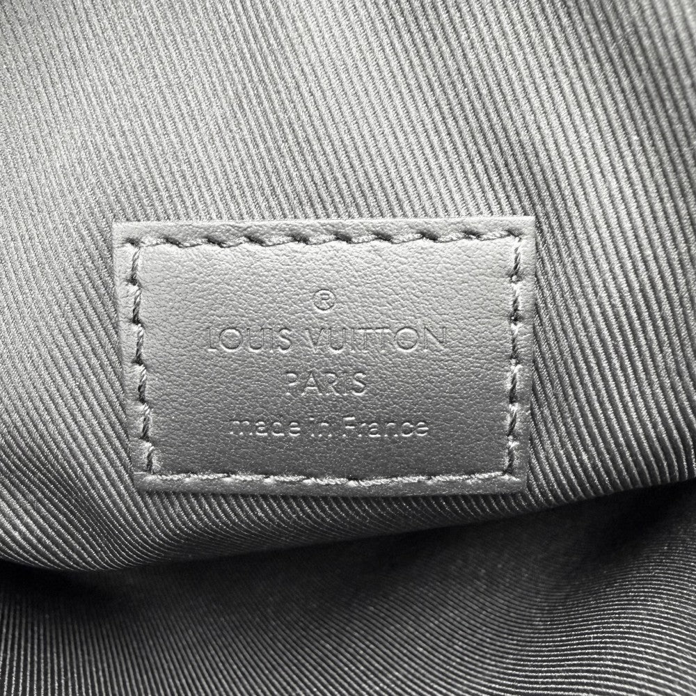 LOUIS VUITTON ルイヴィトン クラッチバッグ LVアエログラム ポシェット・IPAD セカンドバッグ ブラック 黒 かばん 鞄 M69837 レザー ノワール ブラック金具 メンズ【中古品】