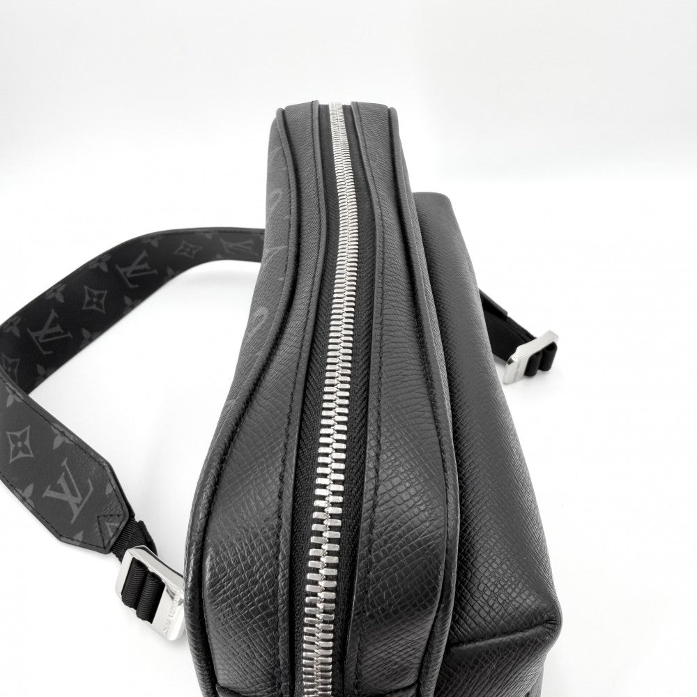 LOUIS VUITTON ルイヴィトン ショルダーバッグ タイガラマ アウトドアメッセンジャーPM モノグラムエクリプス M30233 ブラック 黒 シルバー金具 メンズ【中古品】