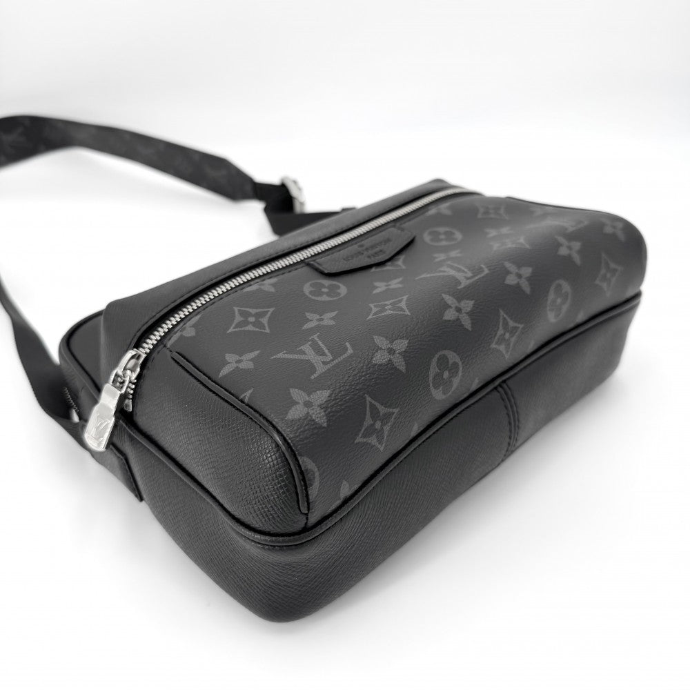LOUIS VUITTON ルイヴィトン ショルダーバッグ タイガラマ アウトドアメッセンジャーPM モノグラムエクリプス M30233 ブラック 黒 シルバー金具 メンズ【中古品】