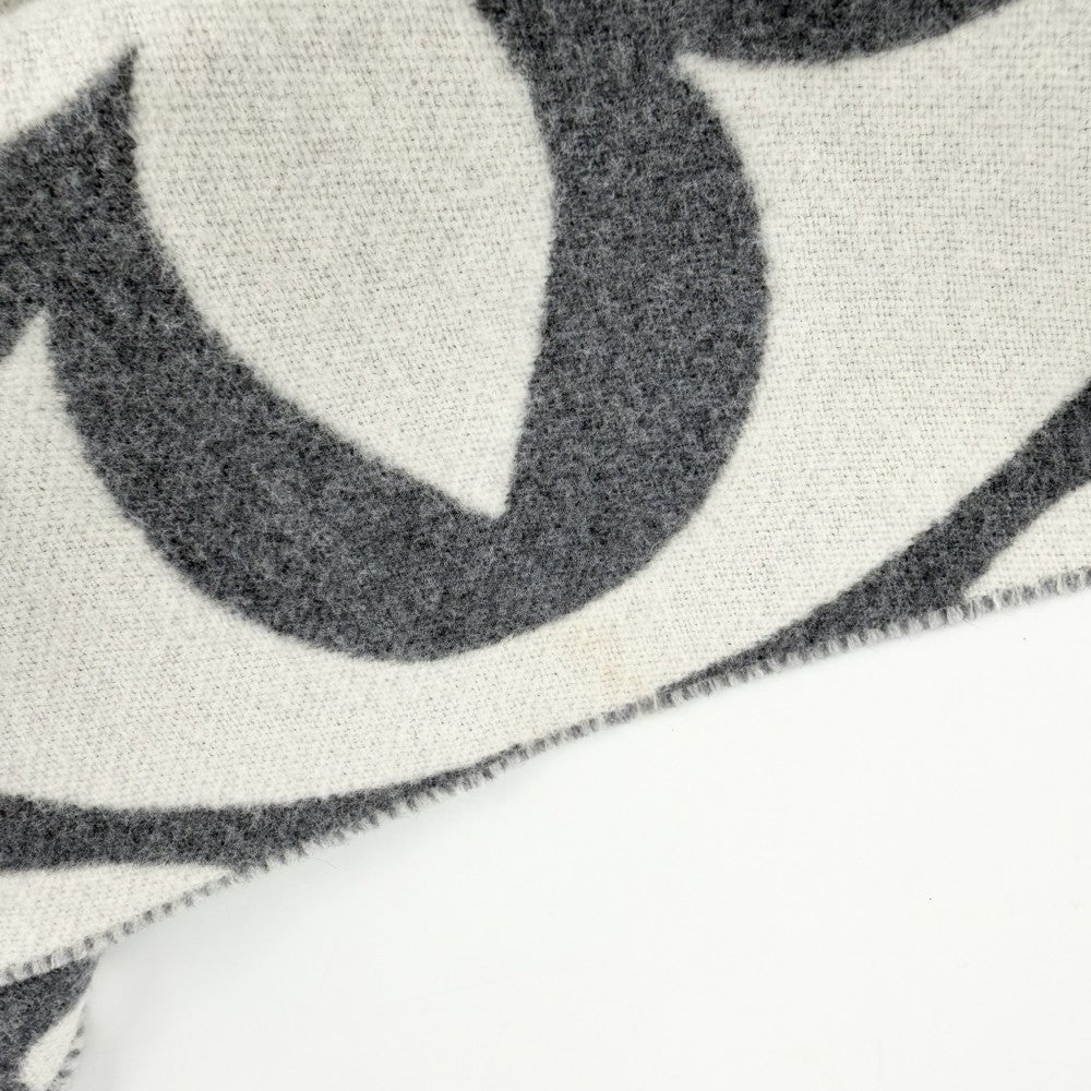 【開店SALE】 LOUIS VUITTON ルイヴィトン マフラー モノグラムフラワー LV メダリオン 小物 防寒具 グレー ホワイト M92857 冬 ウール グリ・クレール レディース【中古品】