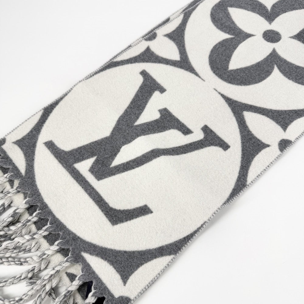 【開店SALE】 LOUIS VUITTON ルイヴィトン マフラー モノグラムフラワー LV メダリオン 小物 防寒具 グレー ホワイト M92857 冬 ウール グリ・クレール レディース【中古品】
