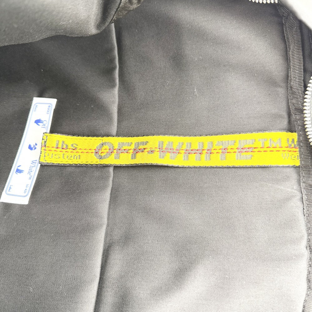 OFF-WHITE オフホワイト リュック アローイージー バックパック OMNB019E20FAB001 ナイロン ブラック 黒 ホワイト 白 シルバー金具 メンズ【中古品】
