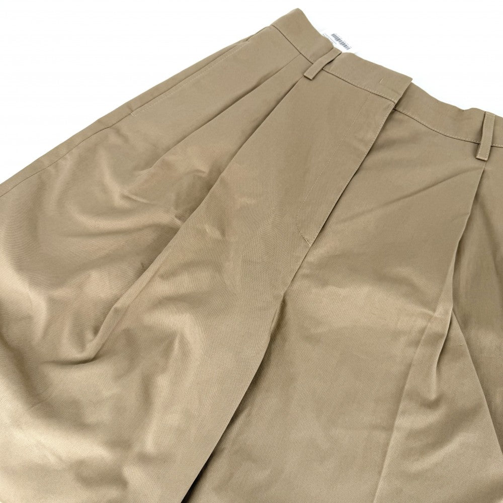 PRADA プラダ パンツ ハーフパンツ ボトムス アパレル 服 サイズ40S ベージュ シルバー金具 春 秋 コットン レディース【中古品】