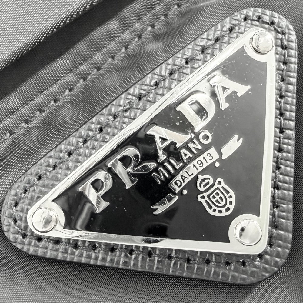PRADA プラダ ダウンジャケット フード付き アウター トライアングルロゴ 50 SGH072 ブラック 黒 シルバー金具 冬 ポリエステル メンズ【中古品】