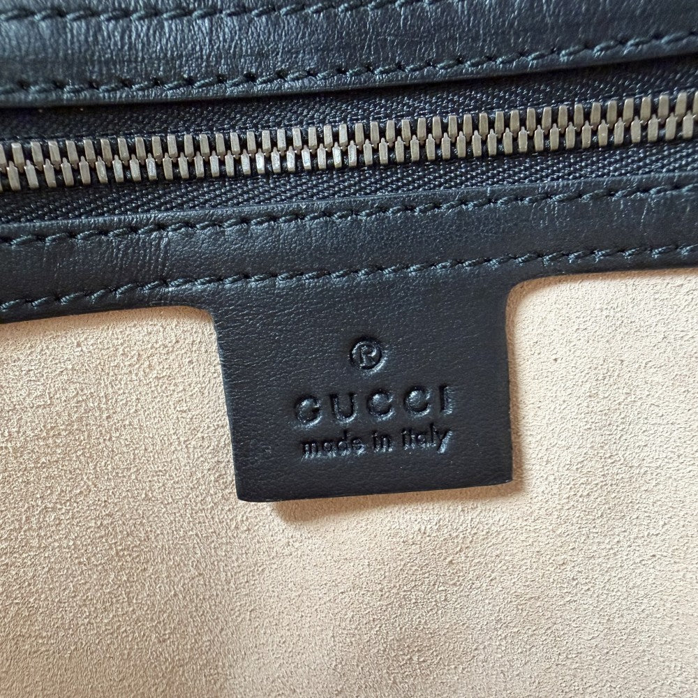 GUCCI グッチ ショルダーバッグ GGマーモント キルティング かばん 鞄 523369 レザー ブラック 黒 ゴールド金具 ユニセックス【中古品】