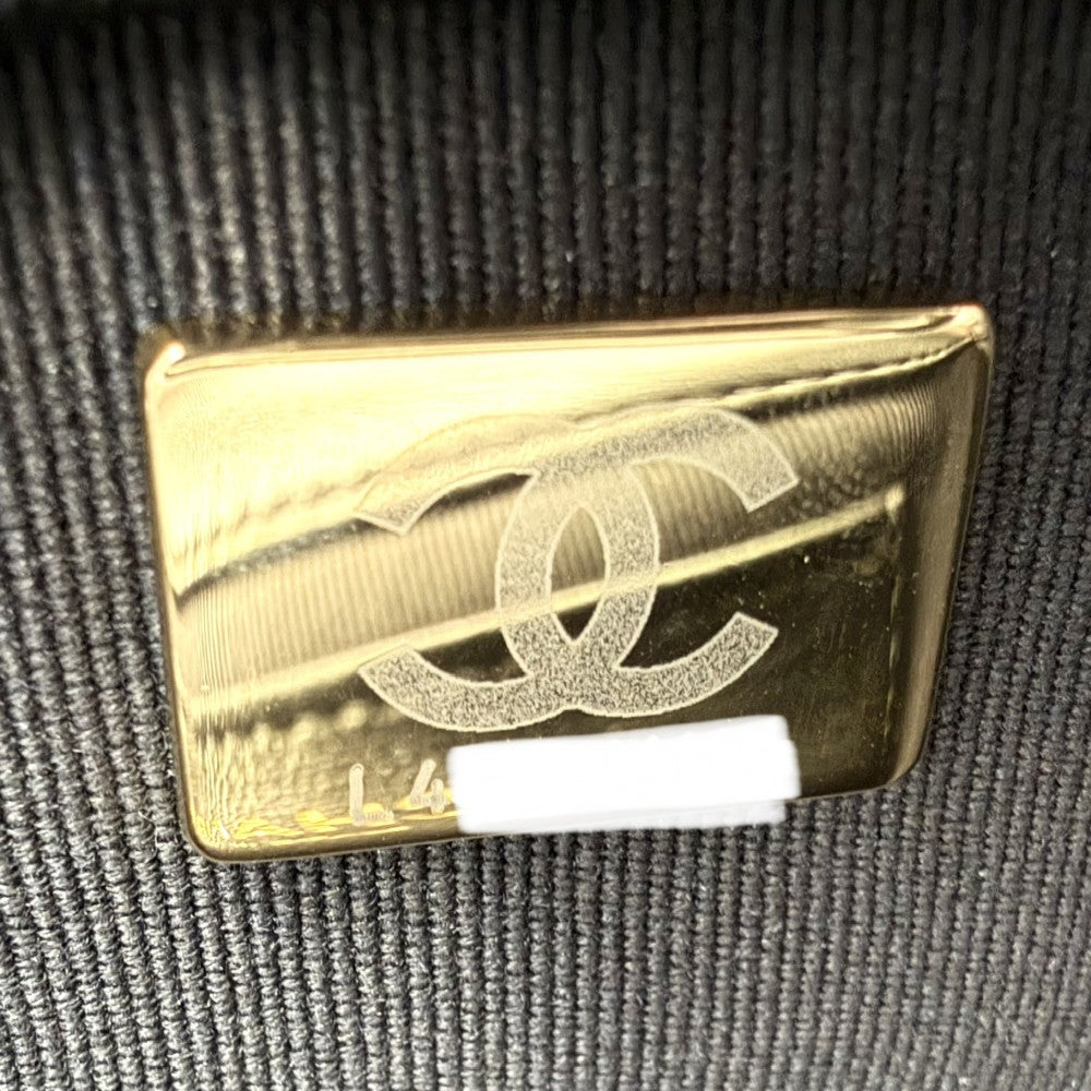 CHANEL シャネル ショルダーバッグ マトラッセ ココマーク チェーン スクエア ミニバッグ ラムスキン ブラック 黒 ゴールド金具 レディース【中古品】