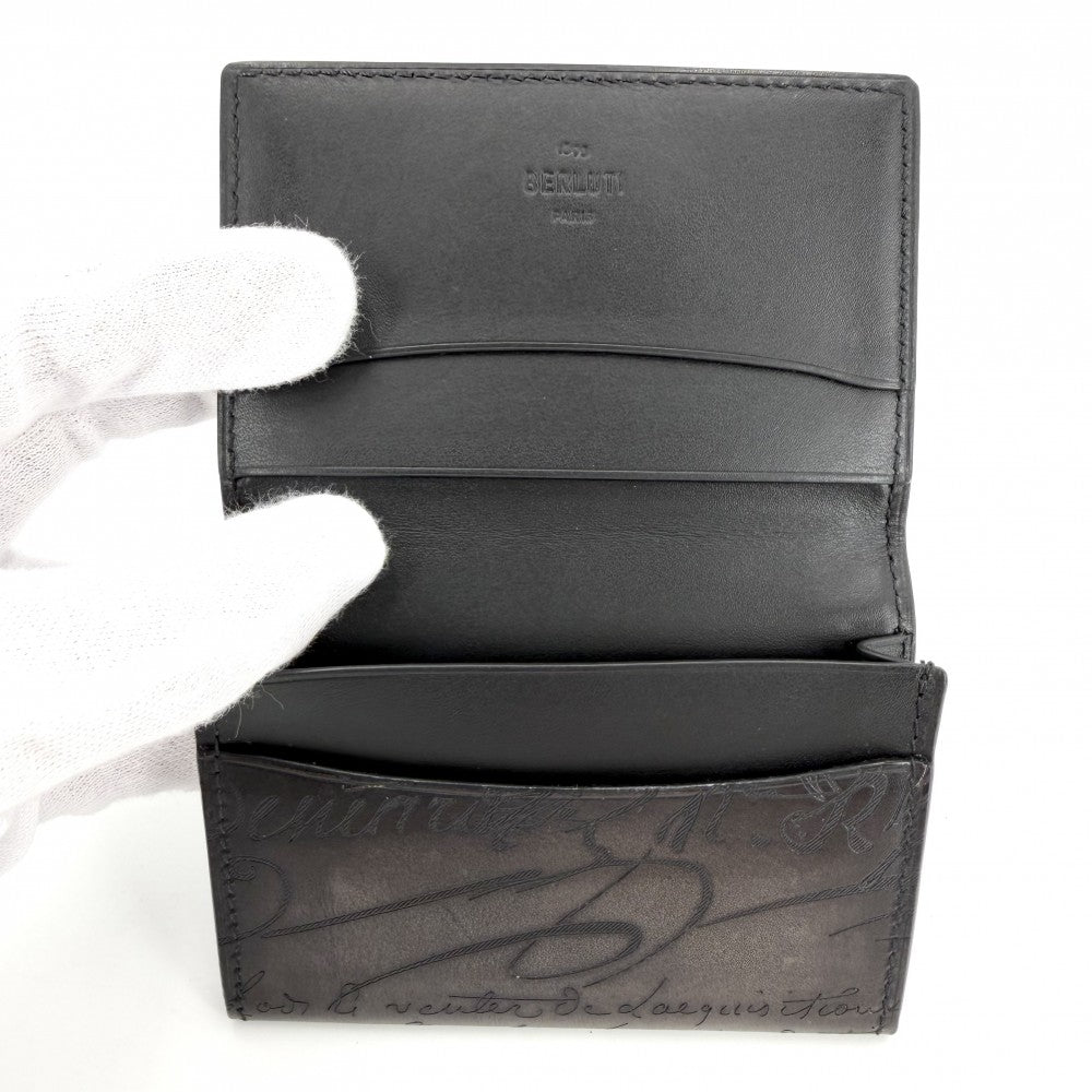 Berluti ベルルッティ カードケース カリグラフィ 二つ折り 名刺入れ 革小物 レザー ブラック系 メンズ【中古品】