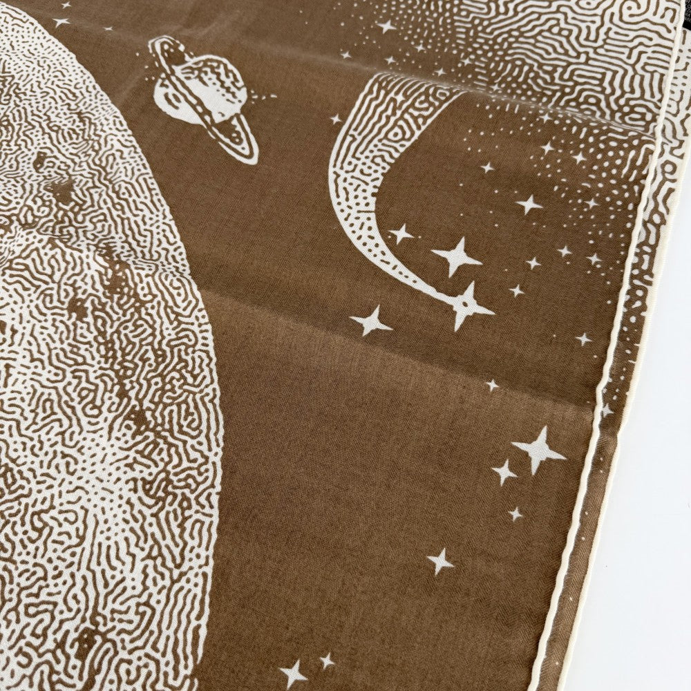 HERMES エルメス ストール カレジェアン Clair de Lune スカーフ 大判 ファッションアイテム クレール・ドゥ・リュンヌ カレ140 カシミヤ シルク ブラウン 茶 ホワイト 白 レディース【中古品】