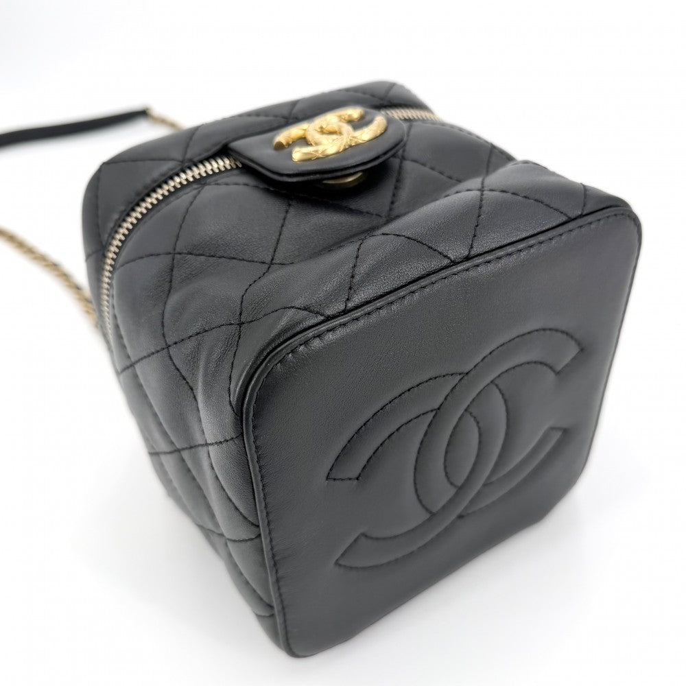 CHANEL シャネル ショルダーバッグ マトラッセ ココマーク ハンドバッグ 2WAY チェーン スクエア バニティバッグ ラムスキン ブラック 黒 ゴールド金具 レディース【中古品】