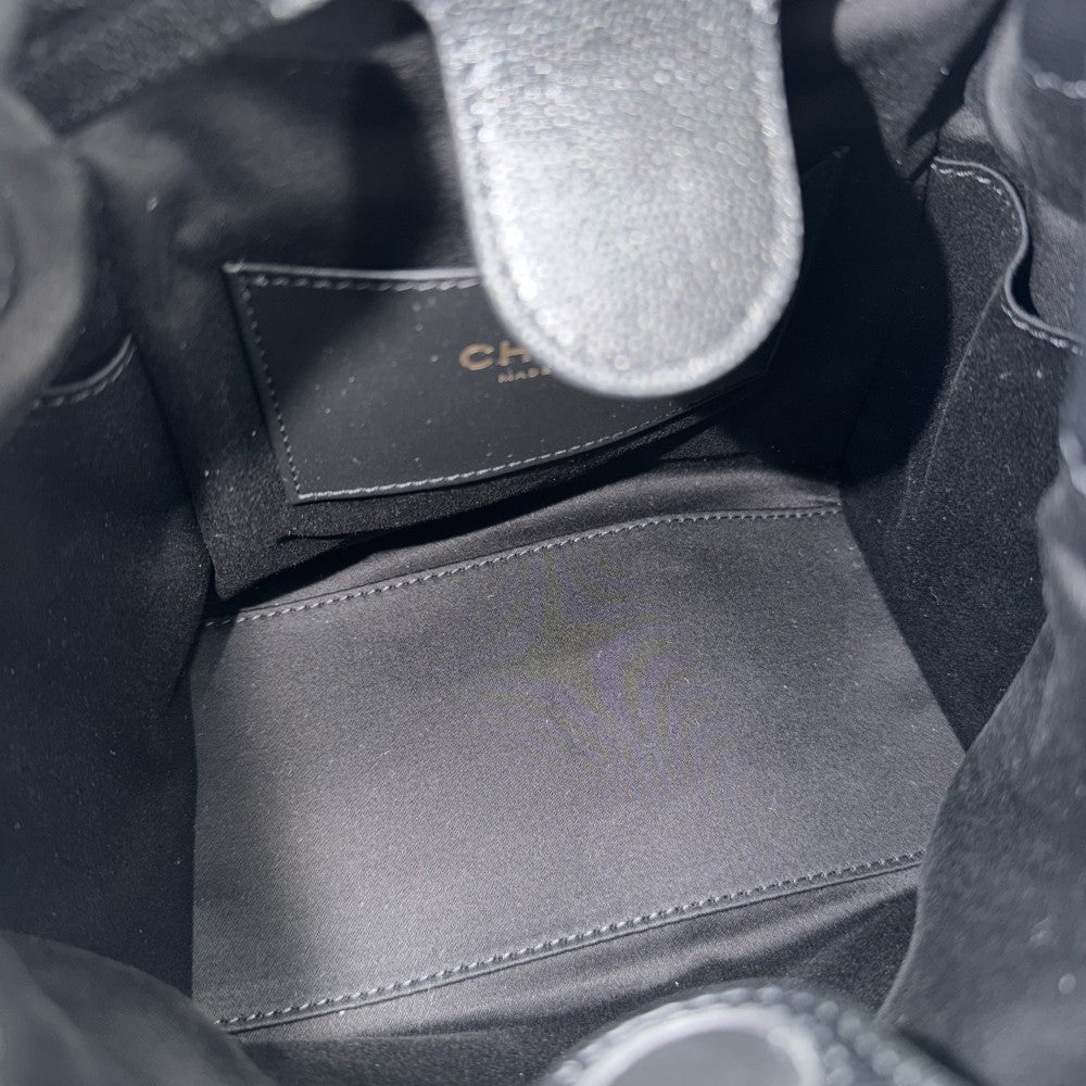 CHANEL シャネル リュック マトラッセ バックパック チェーンショルダー ココマーク シャネル25 キャビアスキン ブラック 黒 ゴールド金具 レディース【中古品】