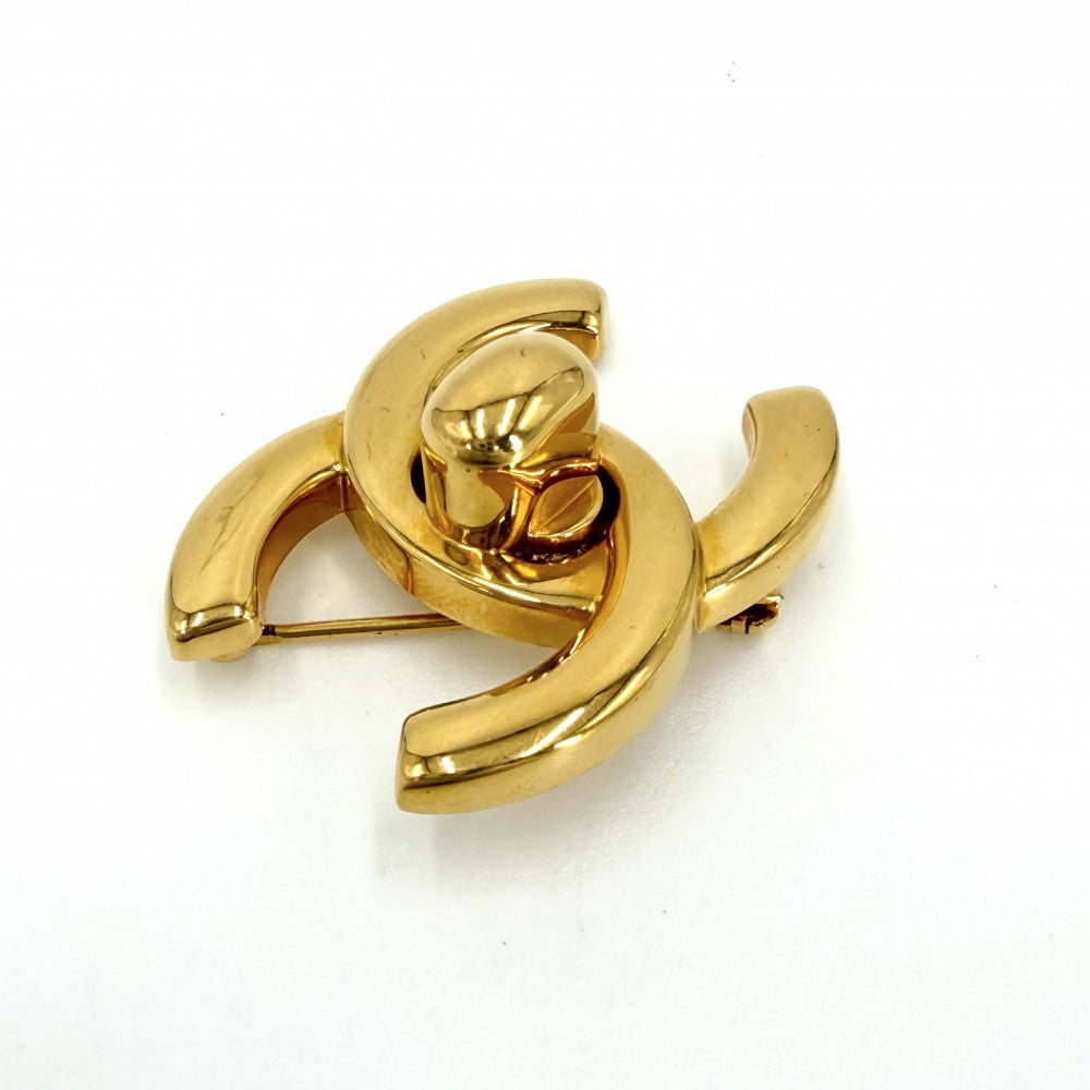 CHANEL シャネル ブローチ ココマーク ターンロック アクセサリー GP 96P レディース 約12.4g 1996年【中古品】