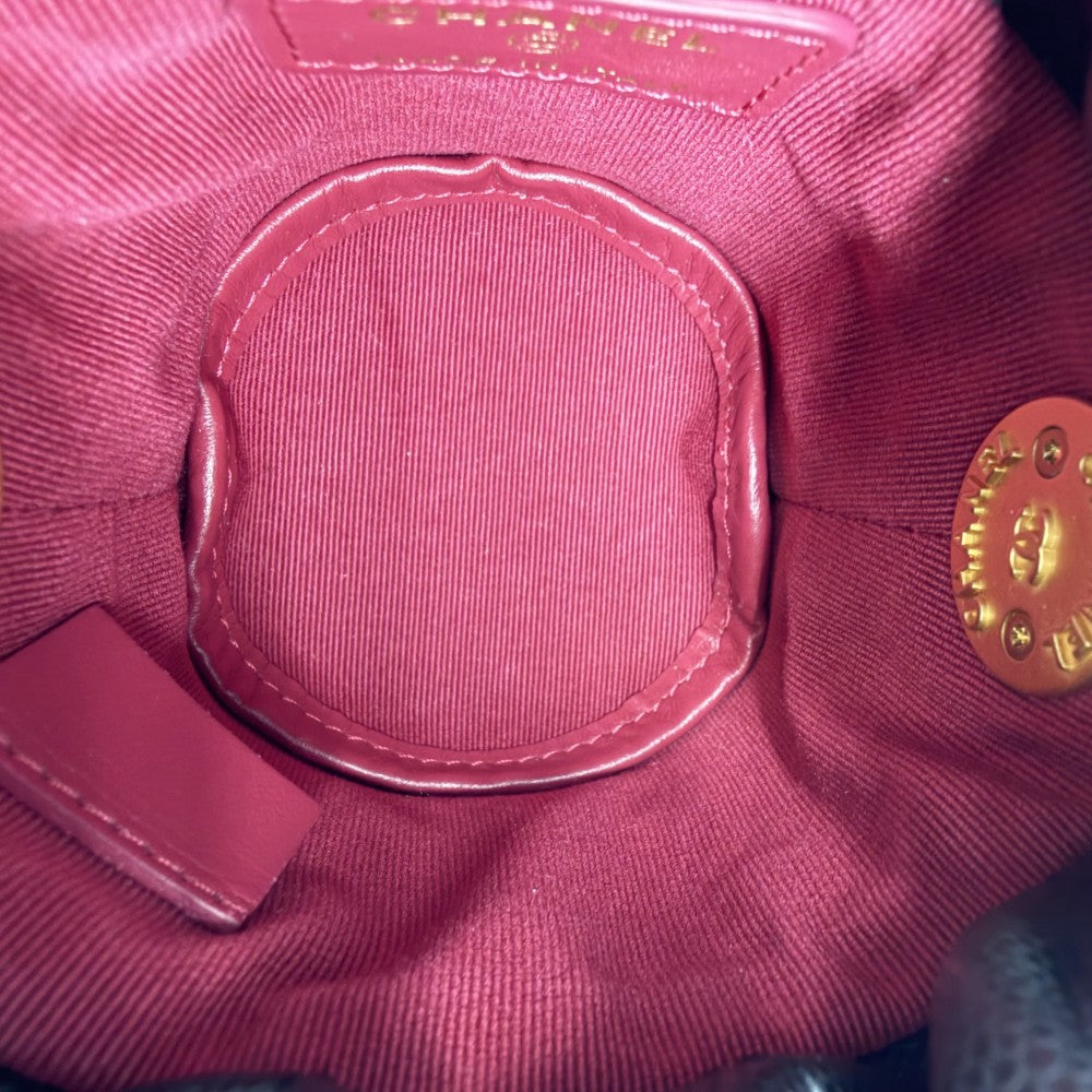 CHANEL シャネル ショルダーバッグ マトラッセ ココマーク ミニバッグ 巾着 キャビアスキン ブラック 黒 ゴールド金具 レディース【中古品】