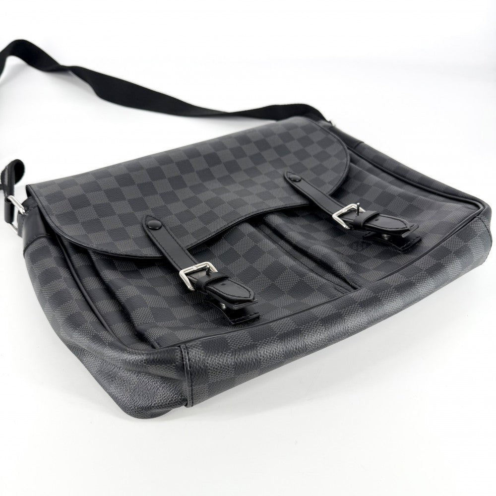 LOUIS VUITTON ルイヴィトン メッセンジャーバッグ クリストファー メッセンジャー ショルダーバッグ N41500 ダミエグラフィットキャンバス ブラック 黒 シルバー金具 メンズ【中古品】