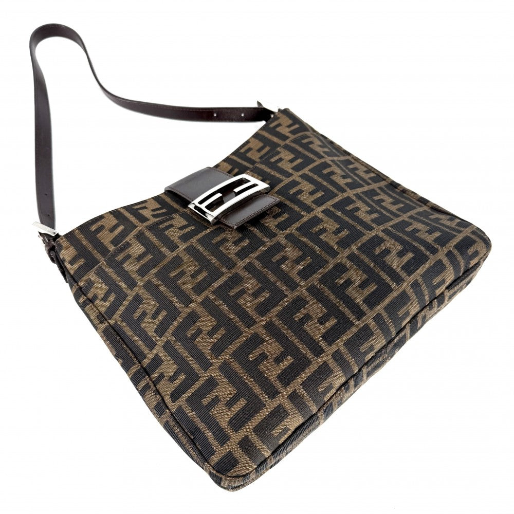 FENDI フェンディ ショルダーバッグ ズッカ ワンショルダー キャンバス レザー ブラウン 茶 シルバー金具 レディース【中古品】