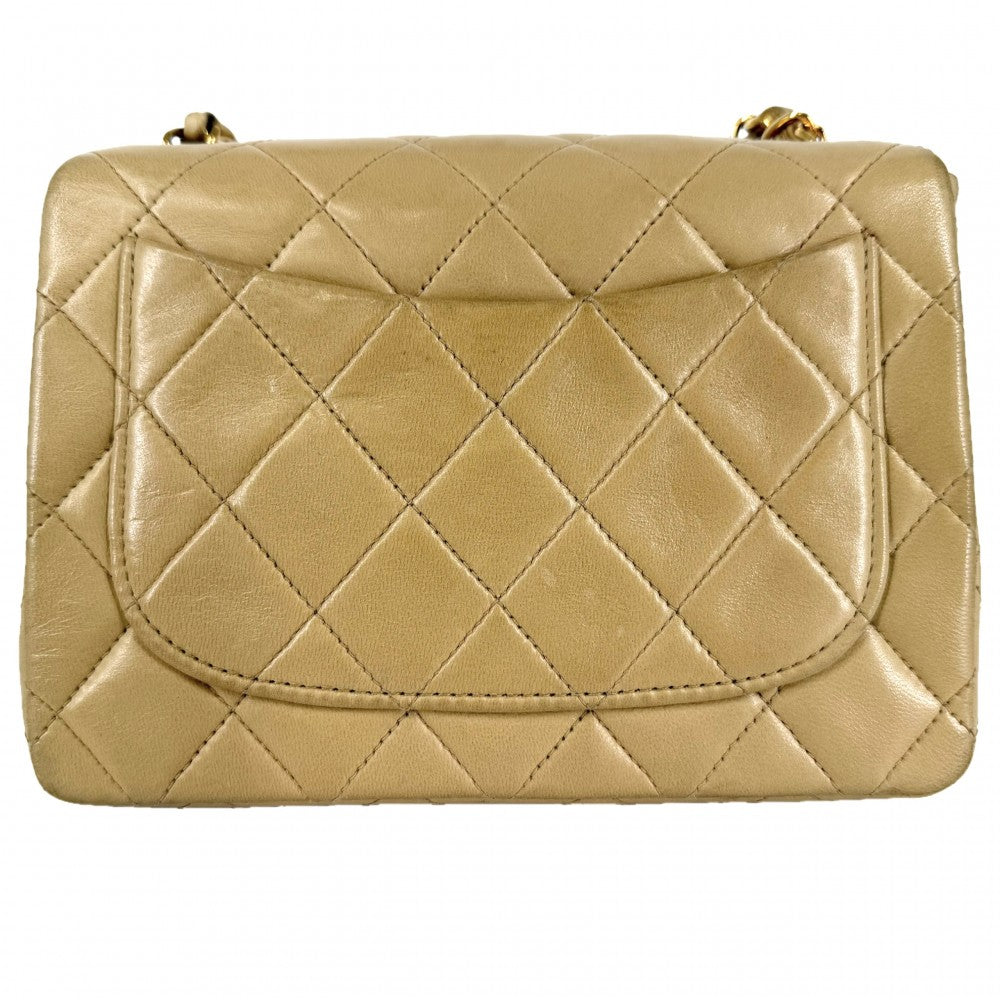 CHANEL シャネル ショルダーバッグ ミニマトラッセ チェーンショルダー ターンロック Mini Matelasse ヴィンテージ ココマーク ラムスキン ベージュ ゴールド金具 レディース【中古品】