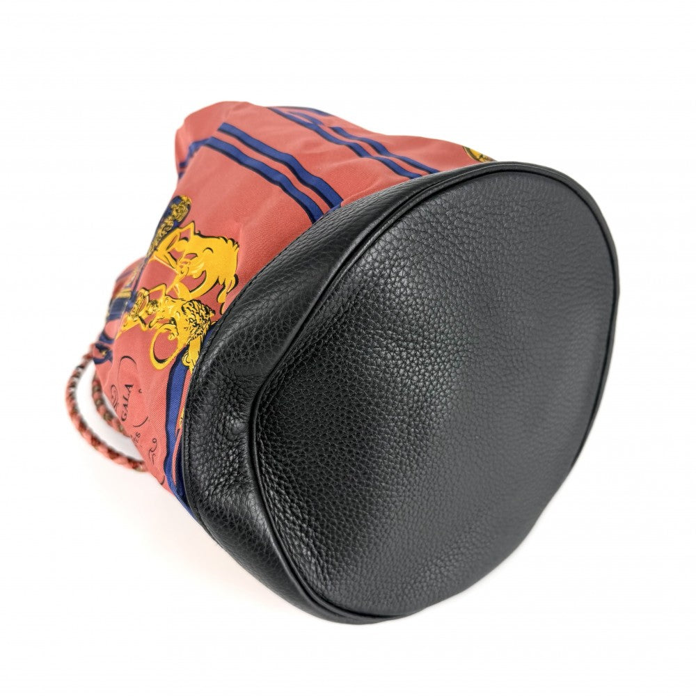 HERMES エルメス ショルダーバッグ BRIDES de GALA ソワクール22 巾着バッグ リュックサック 2WAY 式典用の馬勅 □Q刻印 シルク レザー ブラウン系 ゴールド シルバー金具 レディース 2013年【中古品】