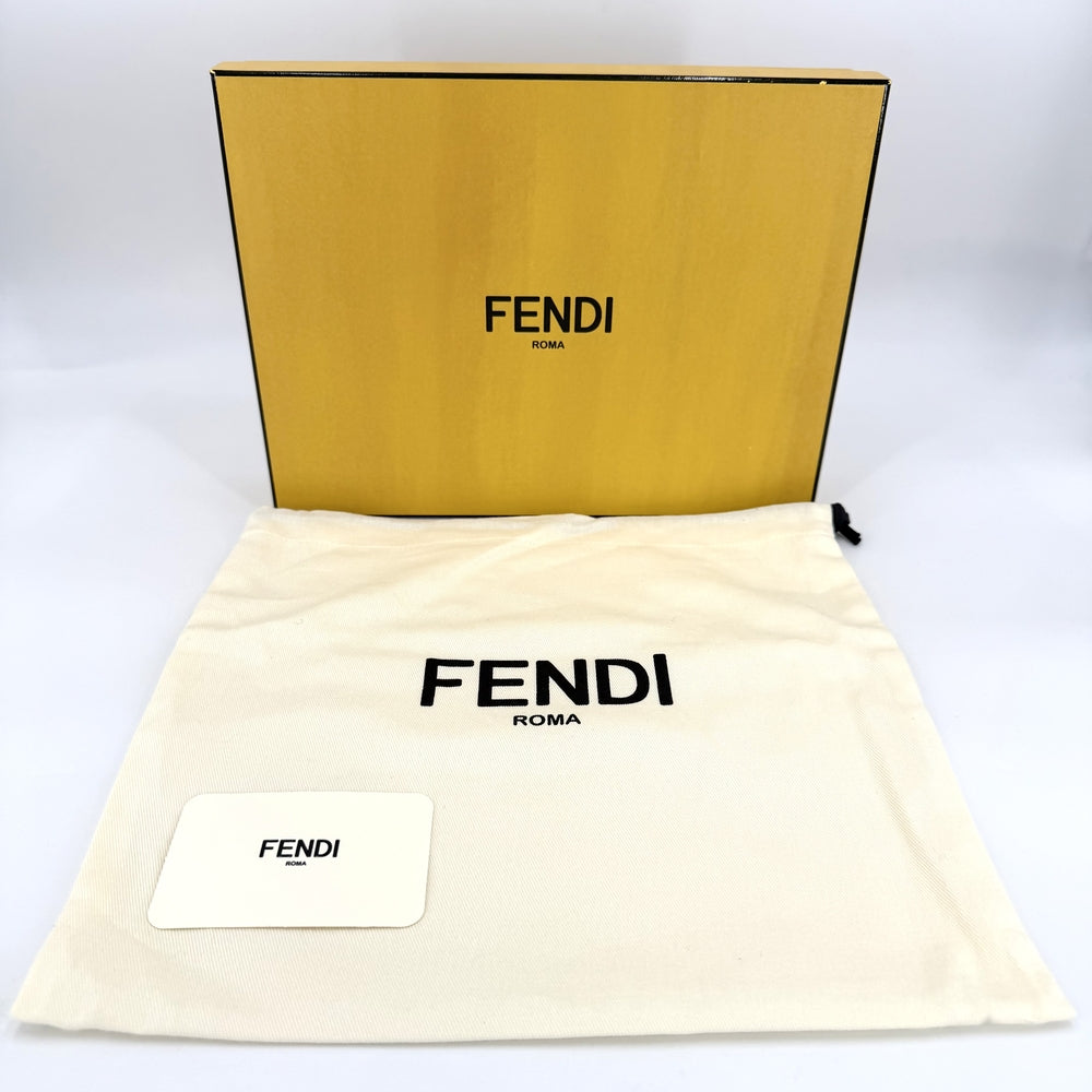FENDI フェンディ ポーチ ズッカ メイクポーチ 化粧ポーチ 小物入れ 8N0148 キャンバス レザー レッド 赤 ゴールド金具 レディース【中古品】