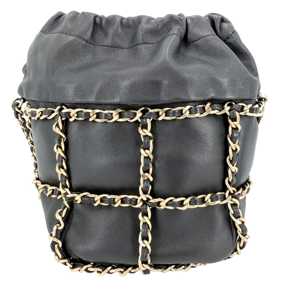 CHANEL シャネル ショルダーバッグ チェーン バケットバッグ ラムスキン ブラック 黒 ゴールド金具 レディース【中古品】