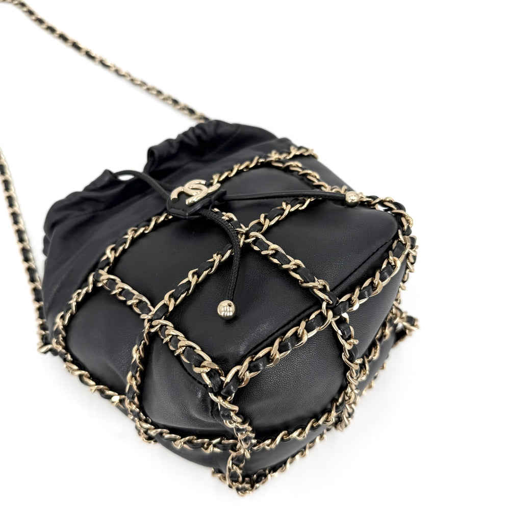 CHANEL シャネル ショルダーバッグ チェーン バケットバッグ ラムスキン ブラック 黒 ゴールド金具 レディース【中古品】