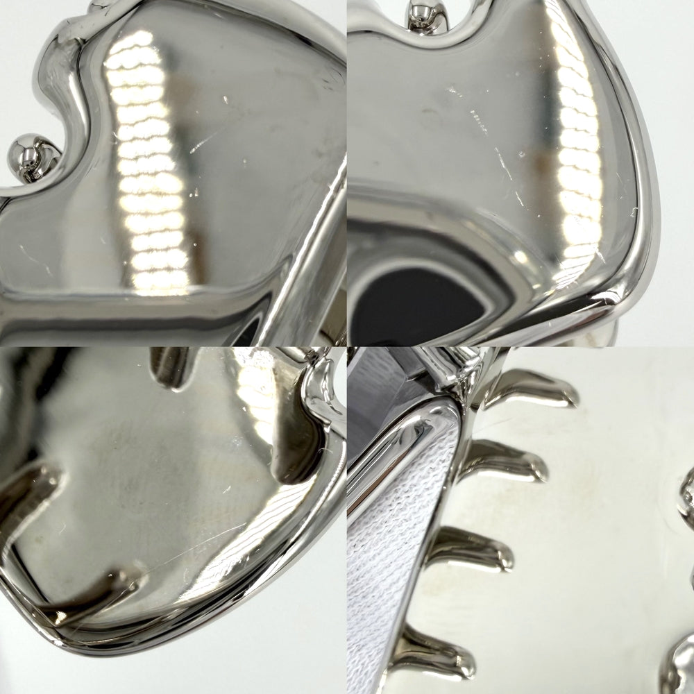PRADA プラダ ヘアアクセサリー ヘアクリップ トライアングルロゴ トライアングルロゴ 小物 シルバー レディース【中古品】