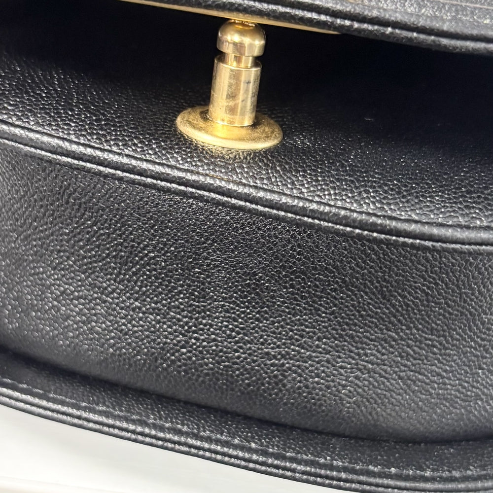 CHANEL シャネル ショルダーバッグ マトラッセ ハーフムーン ポシェット ココマーク ボーイシャネル キャビアスキン ブラック 黒 アンティークゴールド金具 レディース【中古品】
