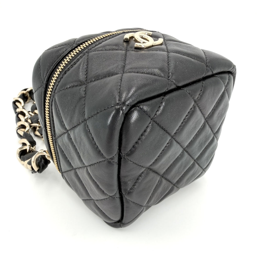 CHANEL シャネル ハンドバッグ マトラッセ ミニバッグ ポーチ ココマーク ラムスキン ブラック 黒 ゴールド金具 レディース【中古品】