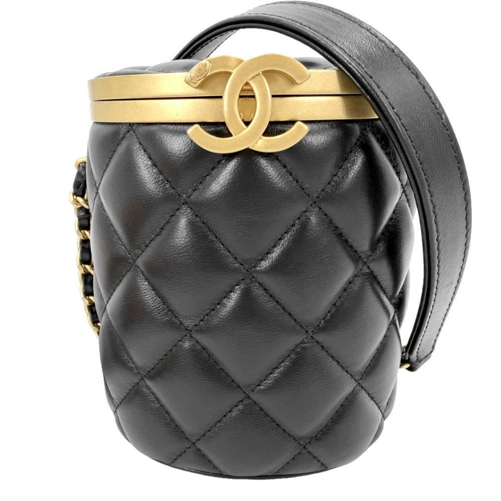 CHANEL シャネル ショルダーバッグ ミニバッグ マトラッセ チェーンショルダー Matelasse ココマーク ラムスキン ブラック 黒 ゴールド金具 レディース【中古品】